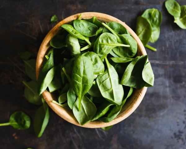Basilico in ciotola da cucina nel nostro ristorante a Roma e Milano